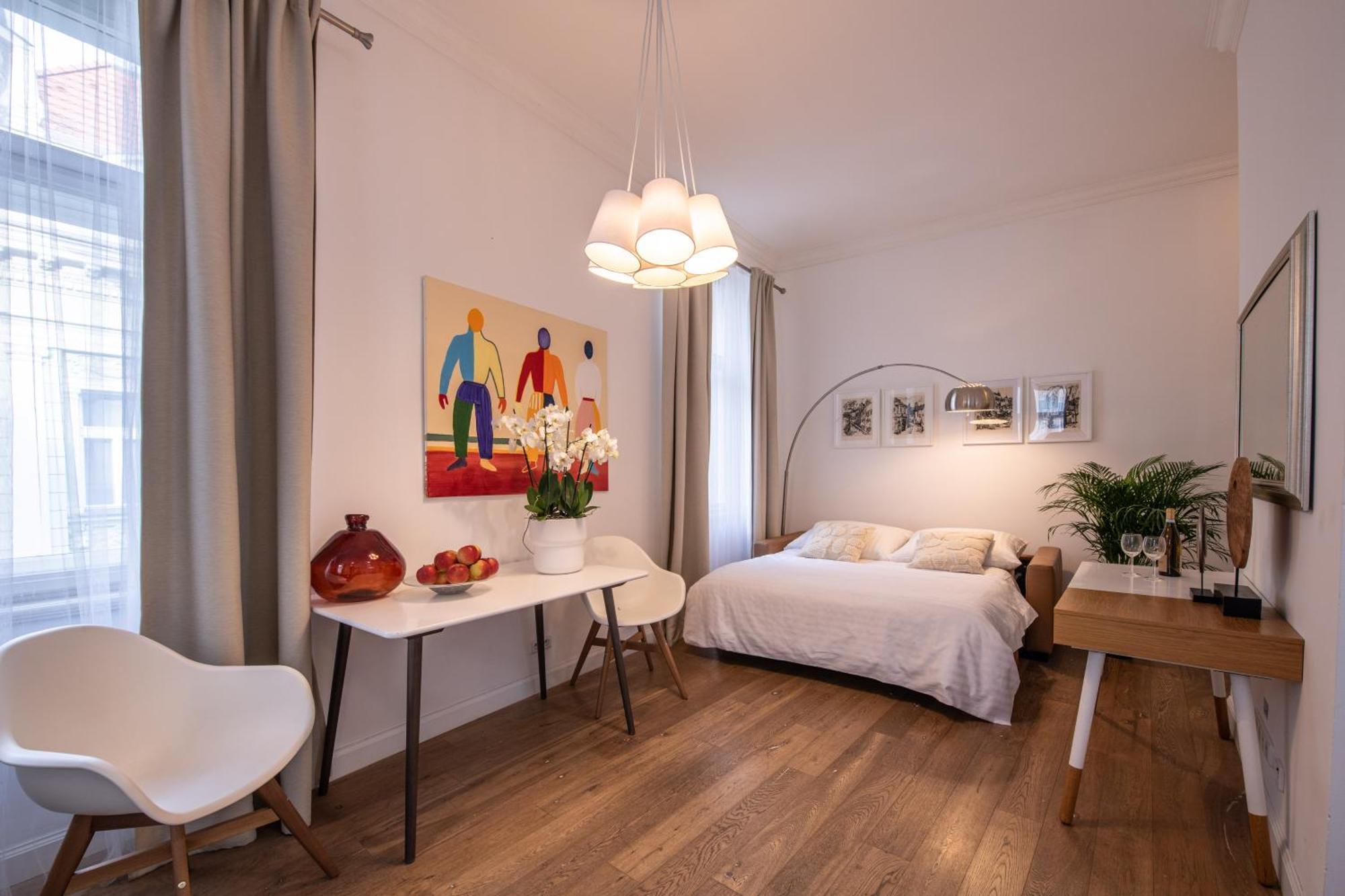 Modern Downtown Apt - Renovated, On Ideal Location Praga Exterior foto